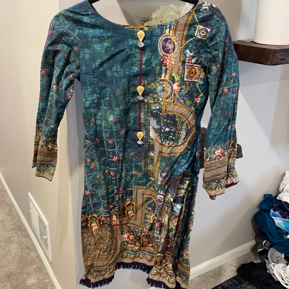 Ambreen qazi Kurti - size small